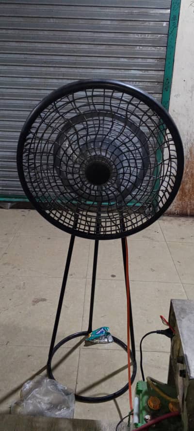 8.5 inches fan Excellent condition