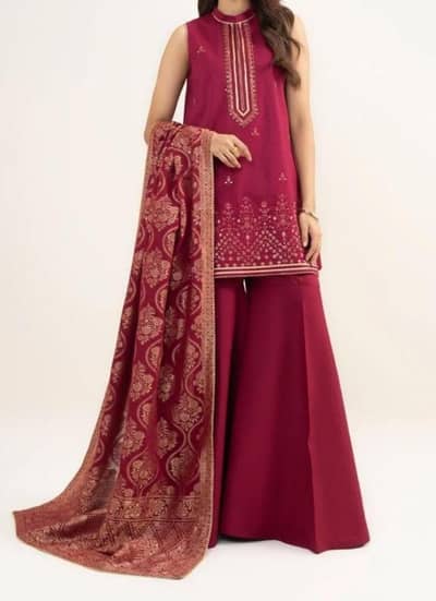 "Maroon/Mehroon Embroidered falpper Suit - Stitched - Small/XS"