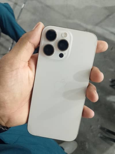 Apple iPhone 16 Pro Max
