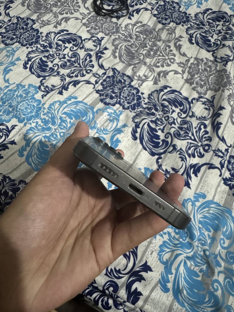 Apple iPhone 13 Pro sim non active 1