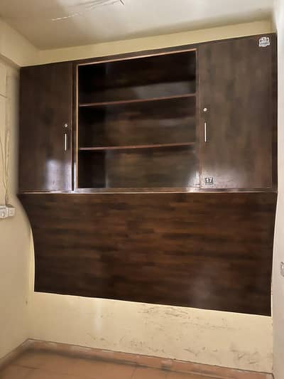 Wall mounted Rack