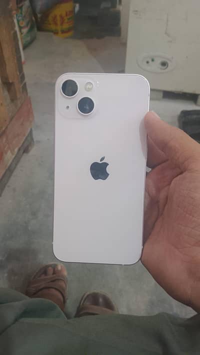 Apple iPhone 13
