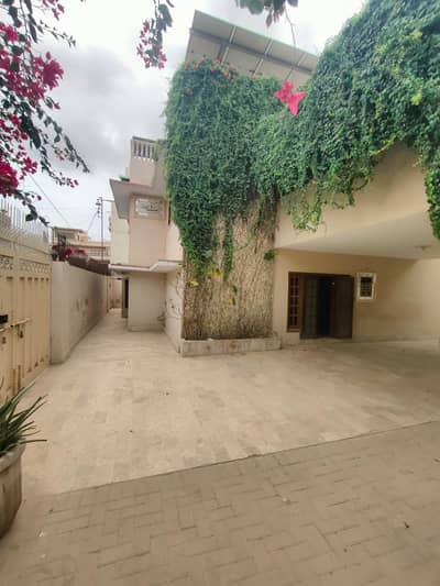 450 Yards Two Side Corner Bungalow For Sale Gulshan-e-Iqbal Block 03 Near Disco Bakery Patel Hospital Dhoraji And Kda Market
