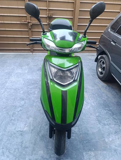 United Electric Sharp Scooty