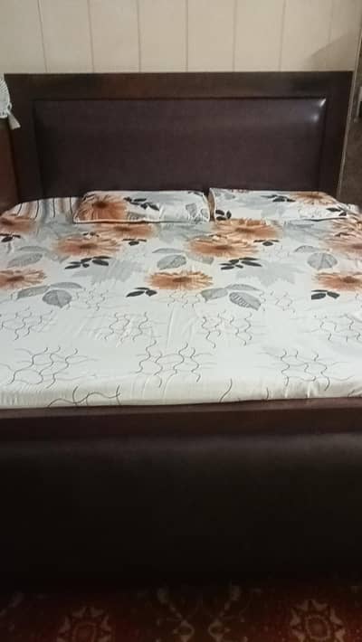 bed with 2 sight tables number(03081677402)
