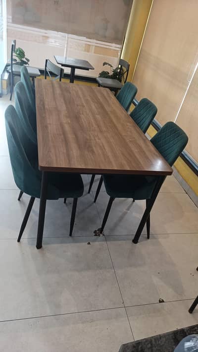 Dining table for sale