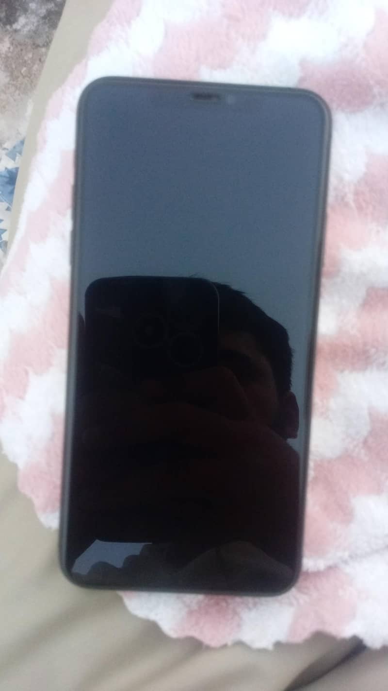 Apple iPhone 11 Pro Max 3