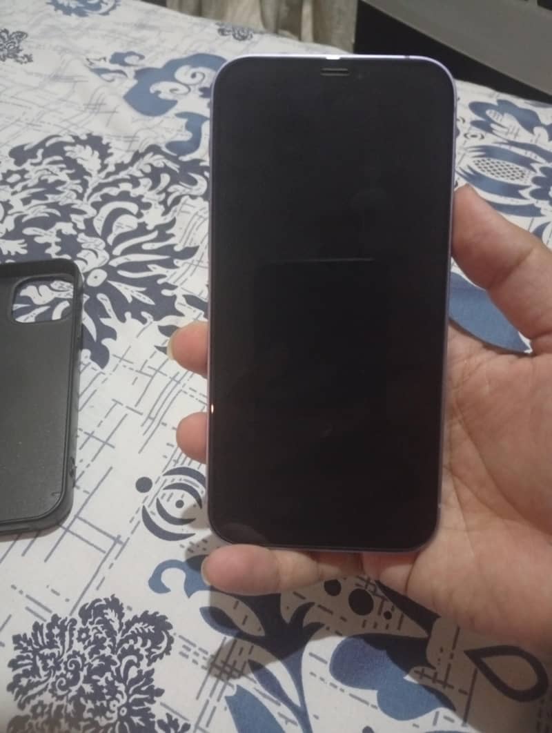 Apple iPhone 12 3