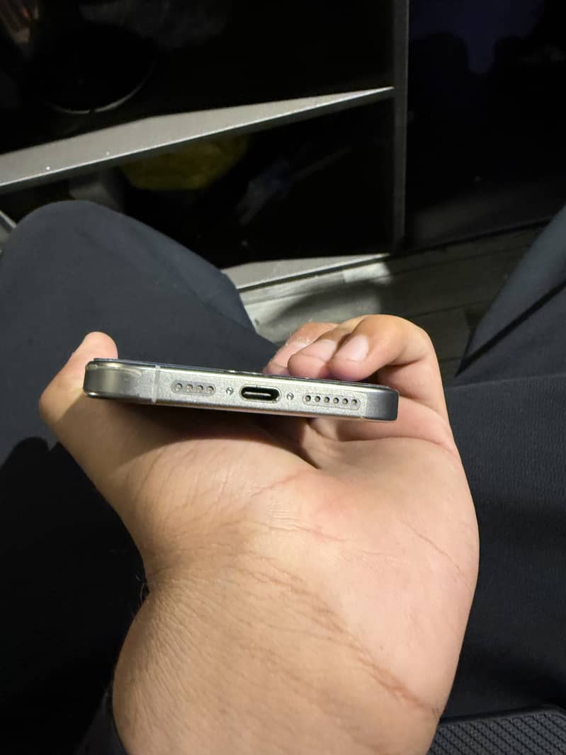 Apple iPhone 15 Pro Max 3