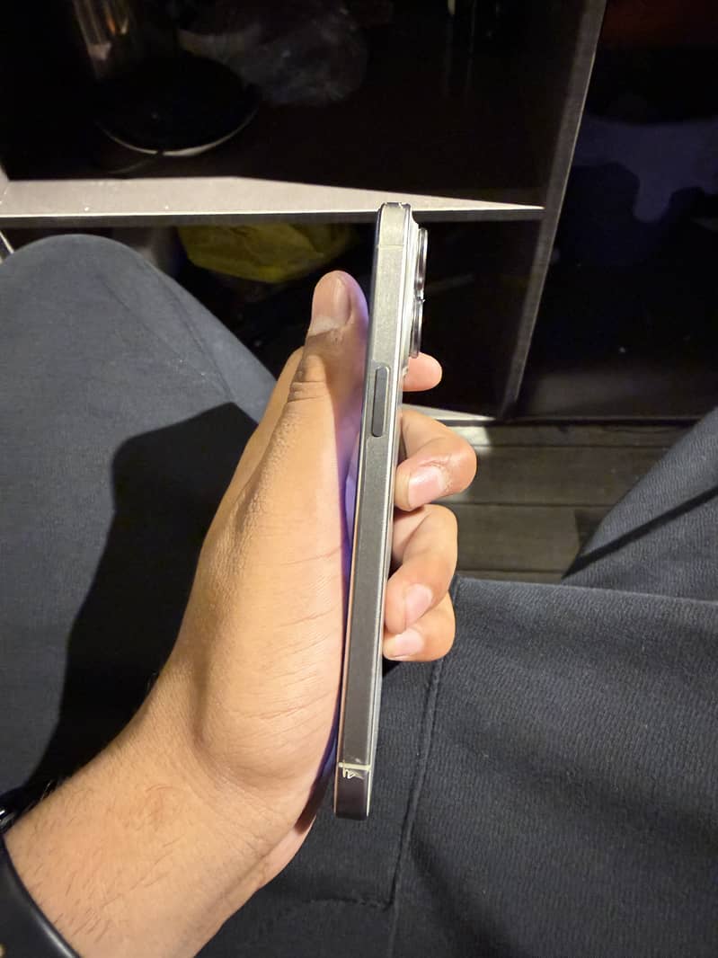 Apple iPhone 15 Pro Max 5