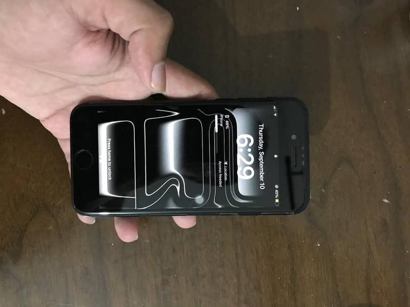Apple iPhone SE 0