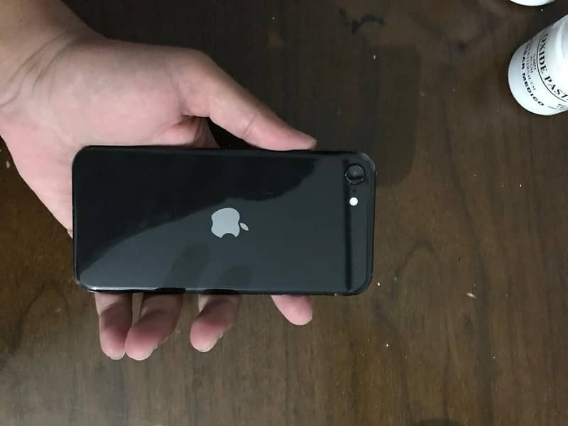 Apple iPhone SE 3