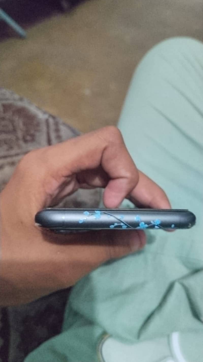 Apple iPhone 11 6