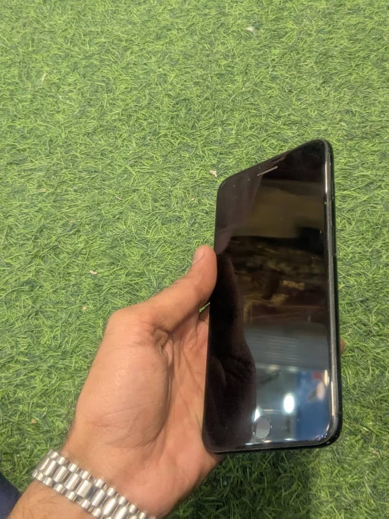 Apple iPhone 7 Plus 2