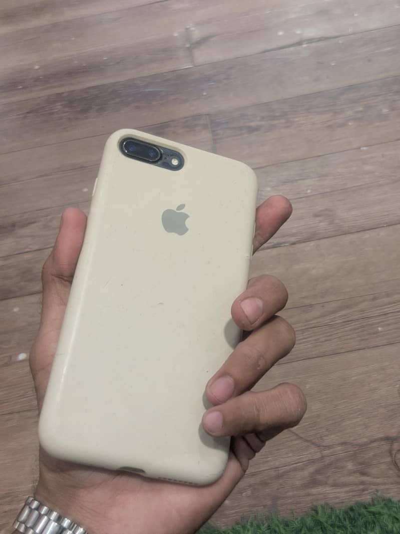 Apple iPhone 7 Plus 7