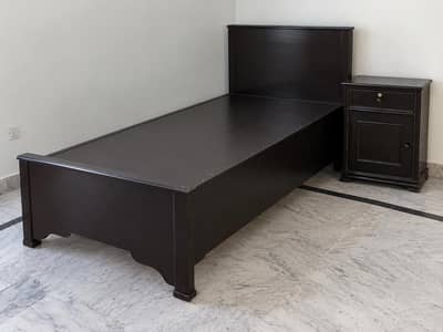 single bed for urgent sale