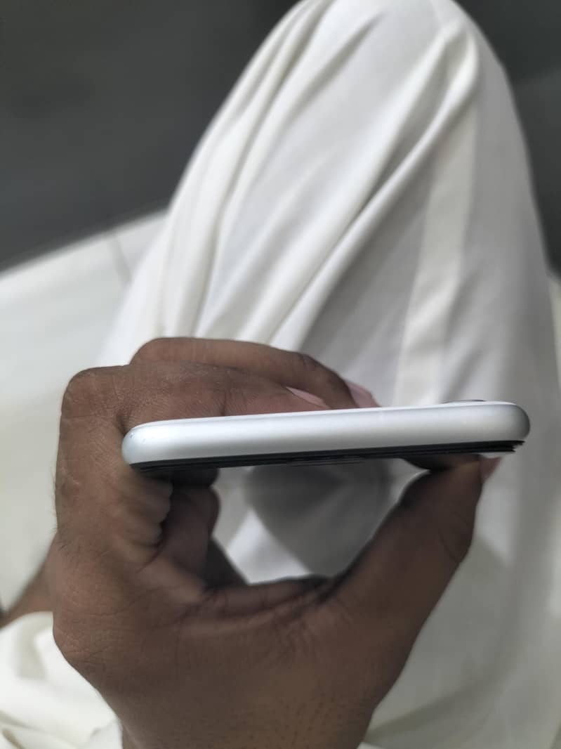 Apple iPhone SE 4