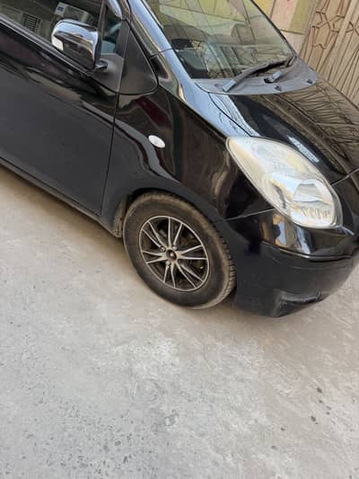 toyota vitz8/11