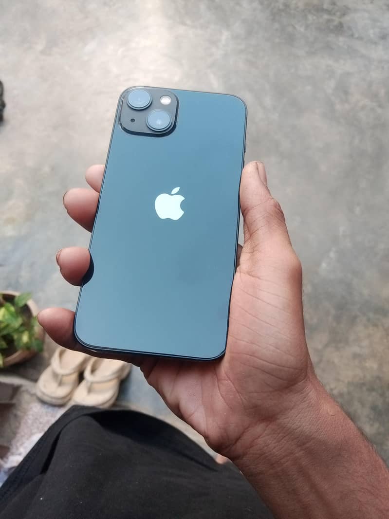 Apple iPhone 13 6