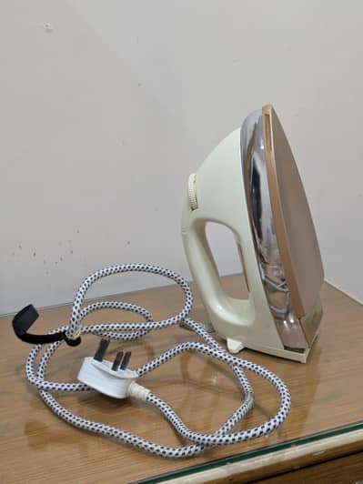 Geepas Iron (From Oman)
