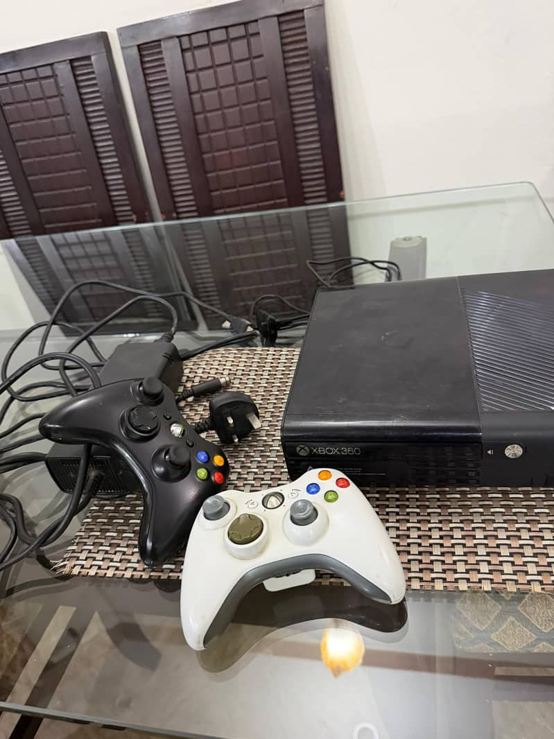 Xbox 360 (e-slim) 2