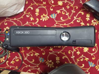 Xbox 360 Slim with Kinect
