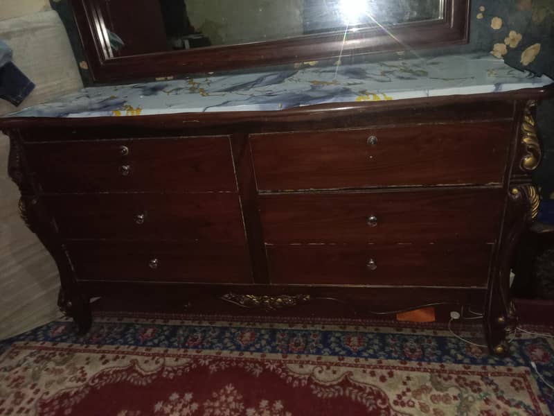 king size bed and dressing table 4