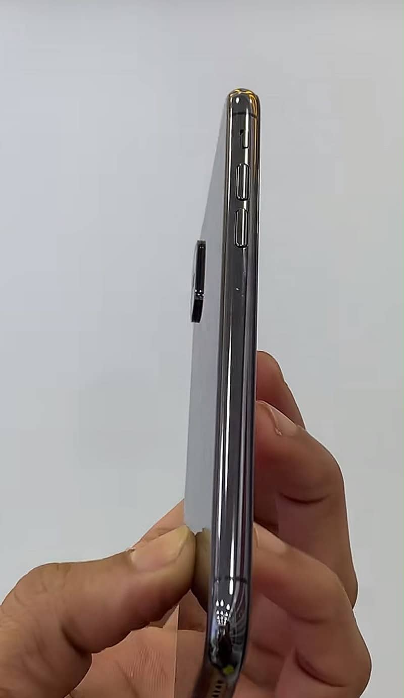 Apple iPhone X 3