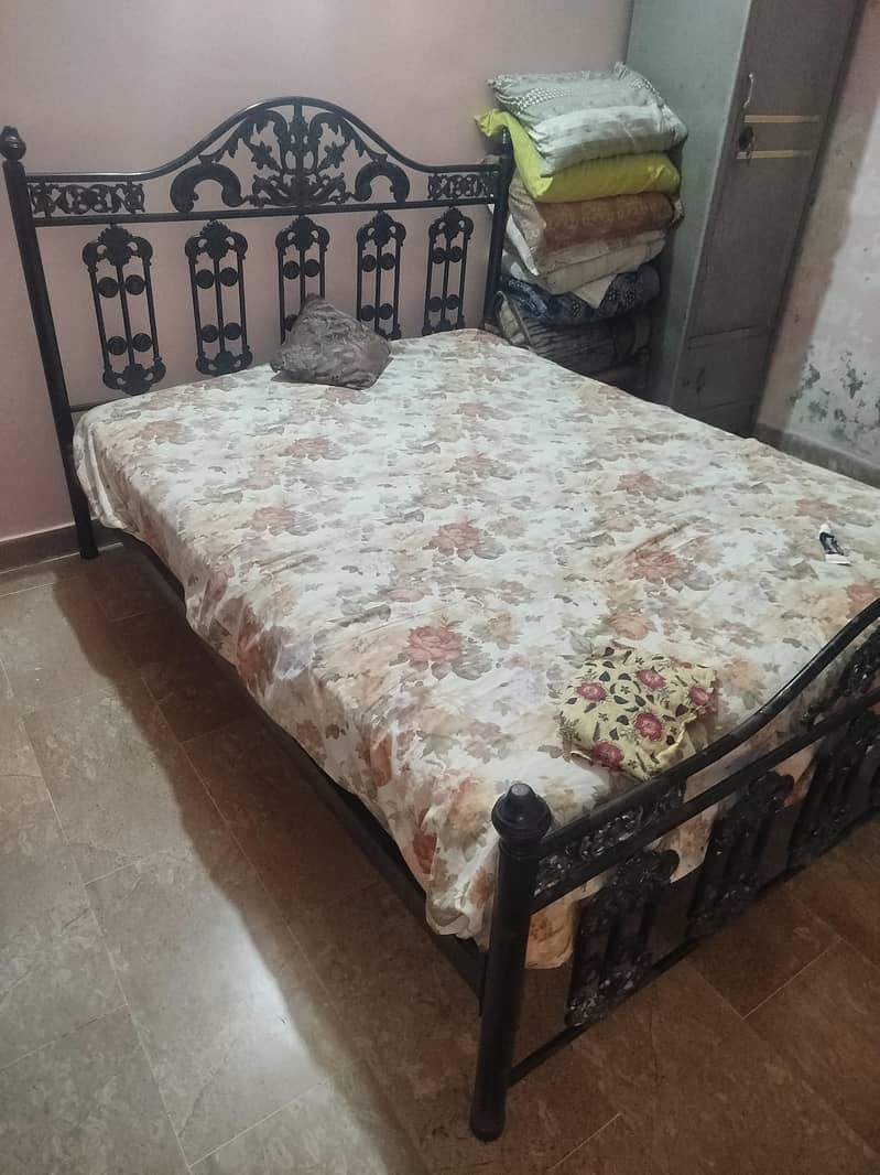 iron bed set 2