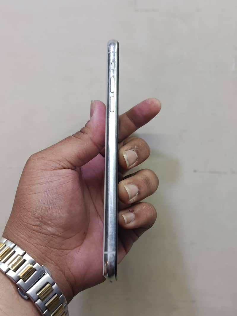 iPhone 11 Pro Max 2