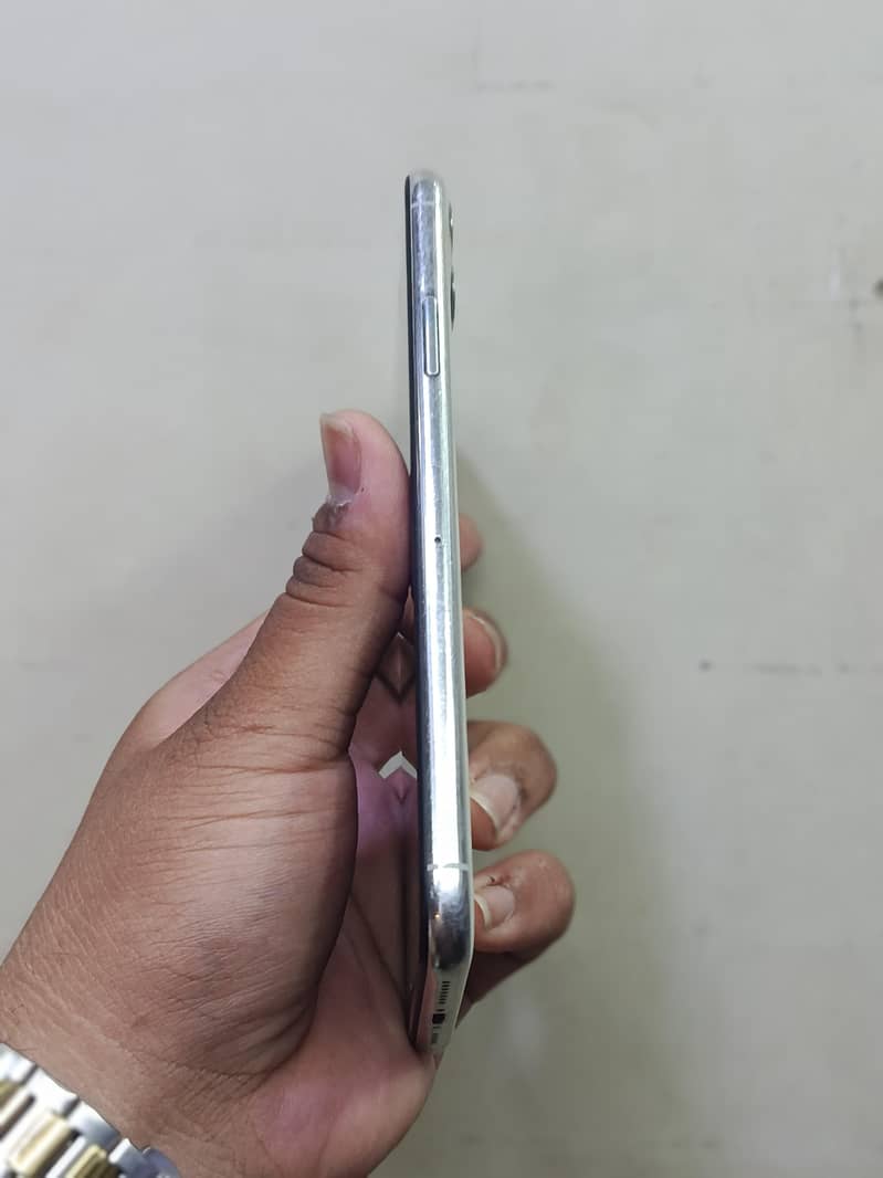 iPhone 11 Pro Max 3