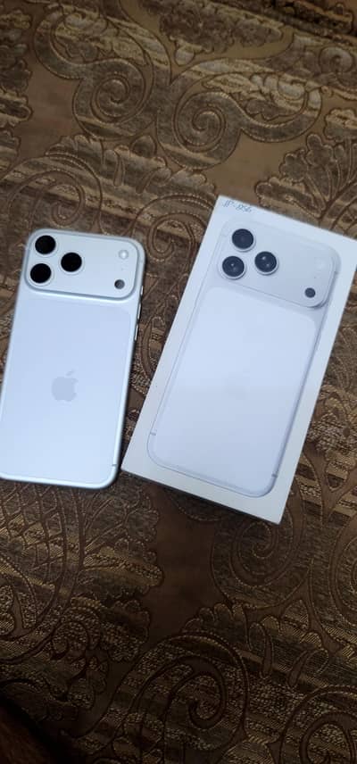 Apple iPhone 17 Pro Max silver 4 MONTHS SIM TIME AVAILABLE