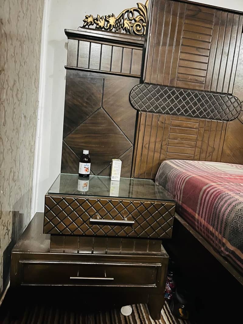 Bed set with dressing table 4