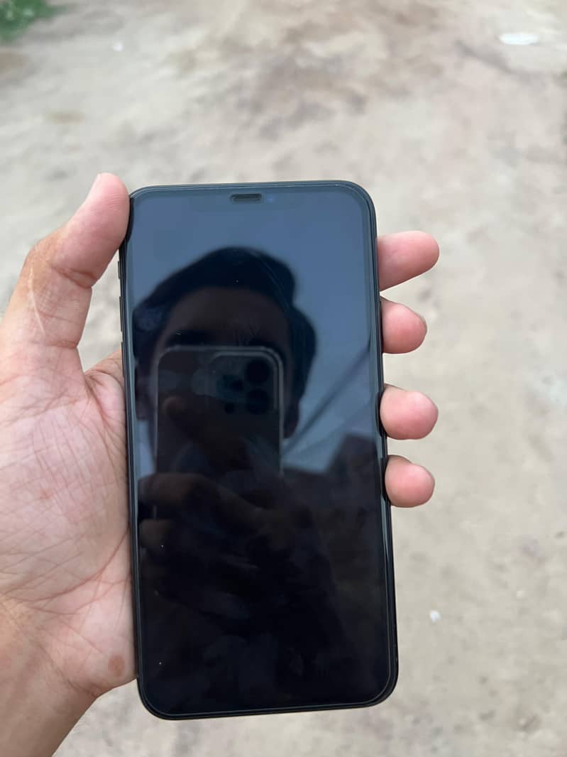 Apple iPhone 11 Pro Max 1