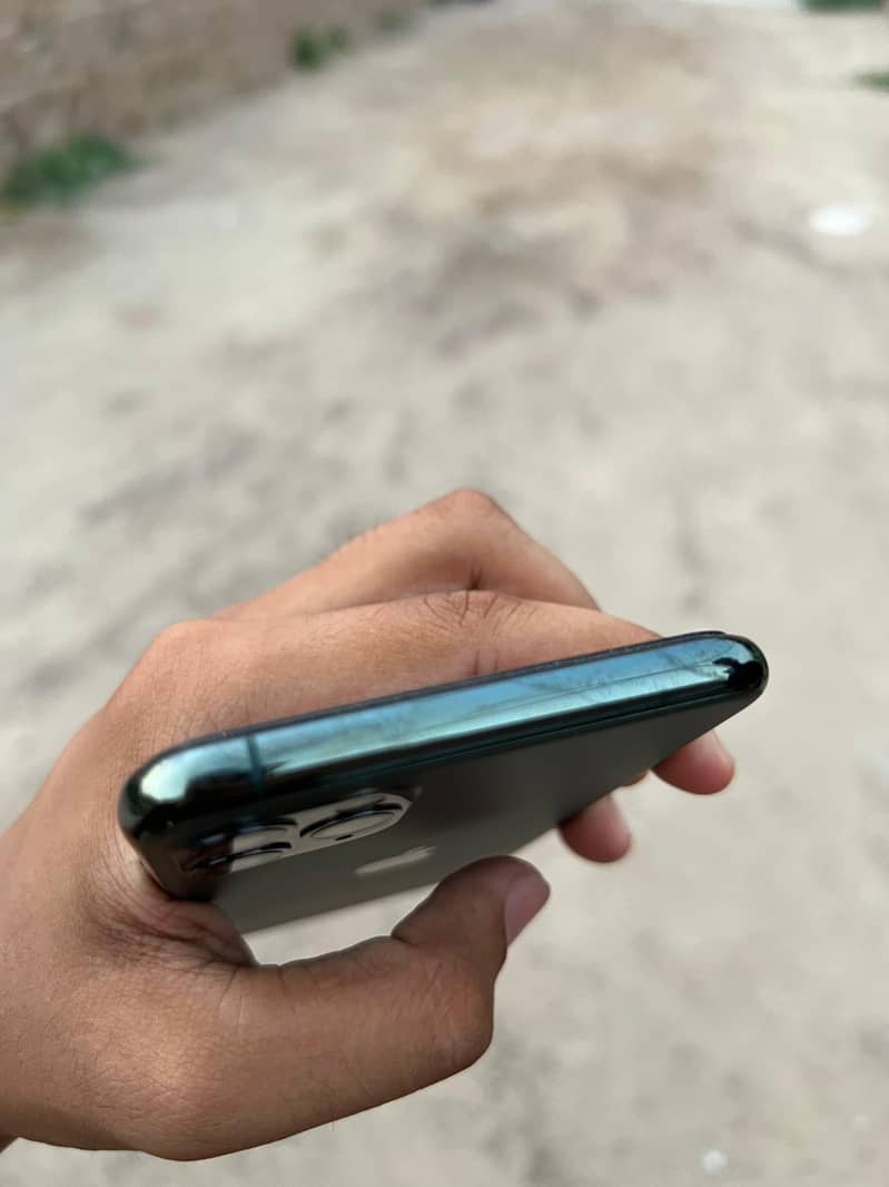 Apple iPhone 11 Pro Max 2