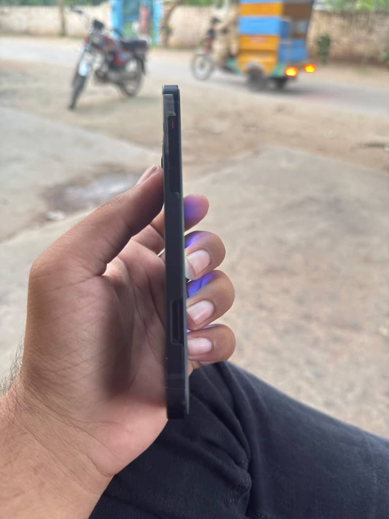Apple iPhone 12 2