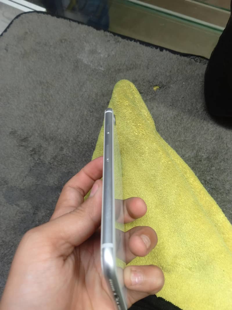 Apple iPhone 8 1