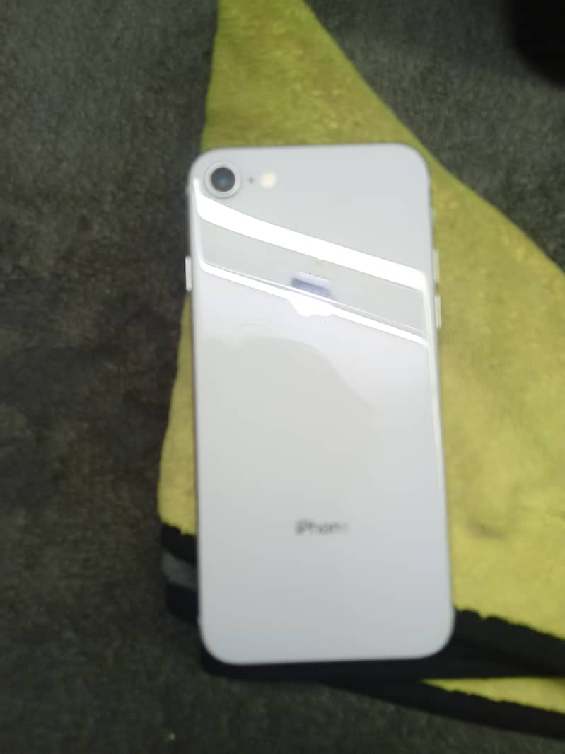 Apple iPhone 8 3