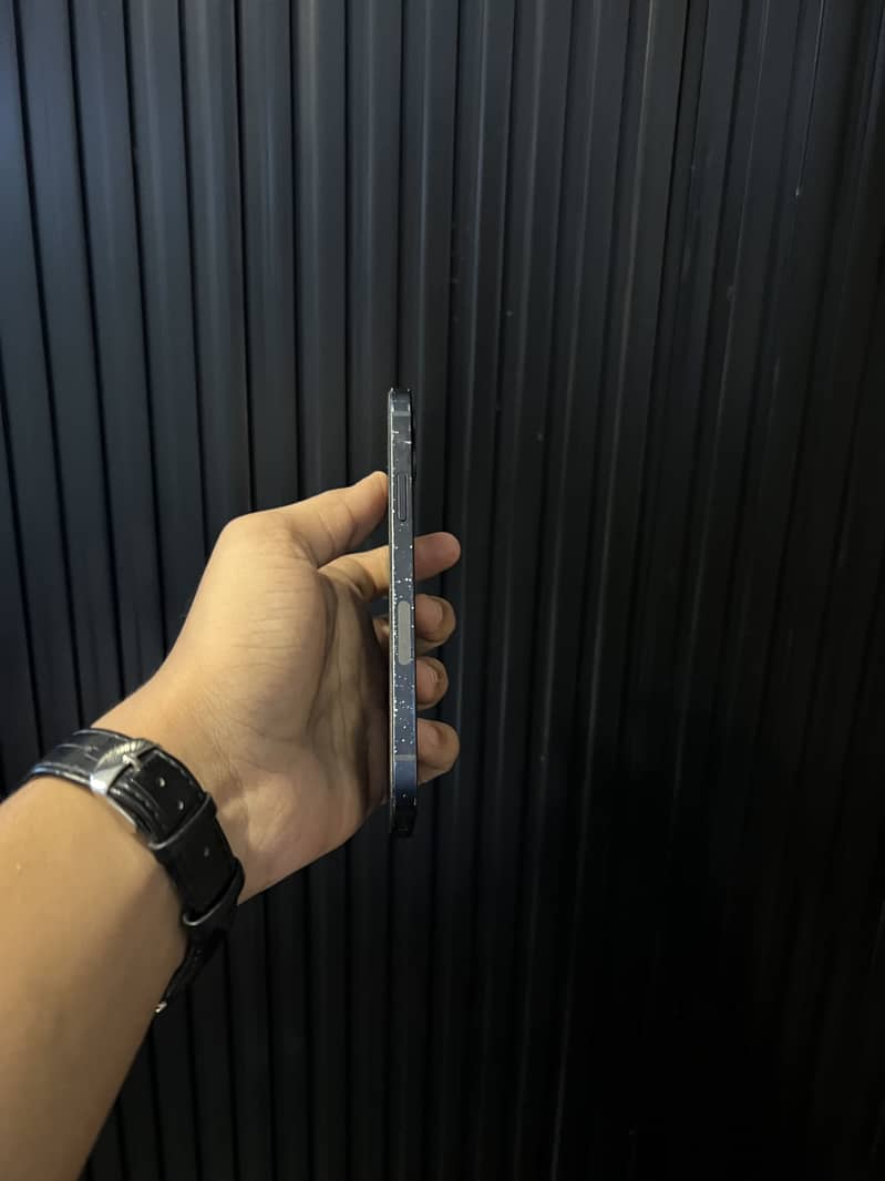 Apple iPhone 12 3