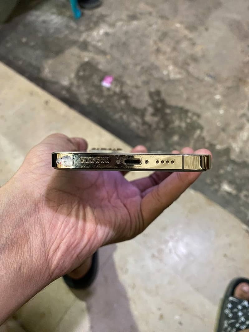 Apple iPhone 12 Pro Max 3