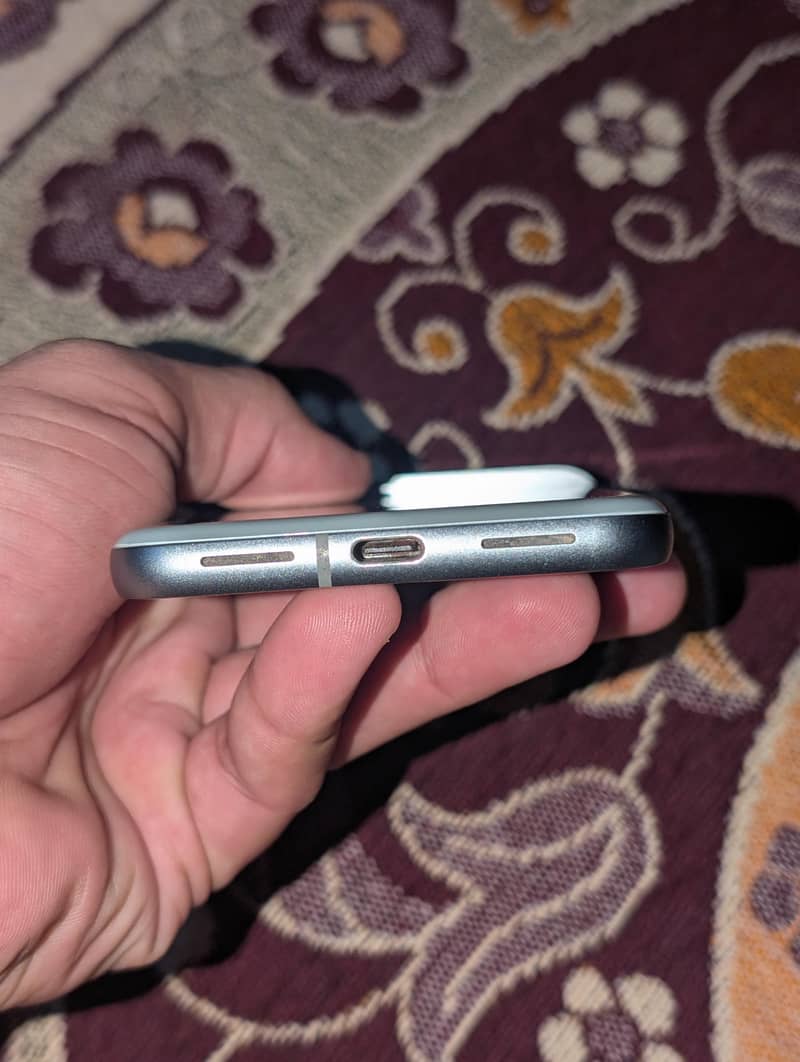 Google Pixel 8 3