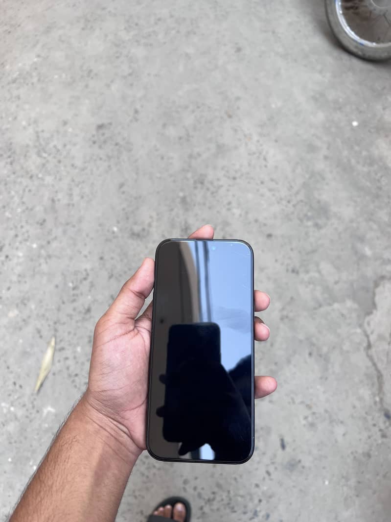 Apple iPhone 16 Pro Max 1