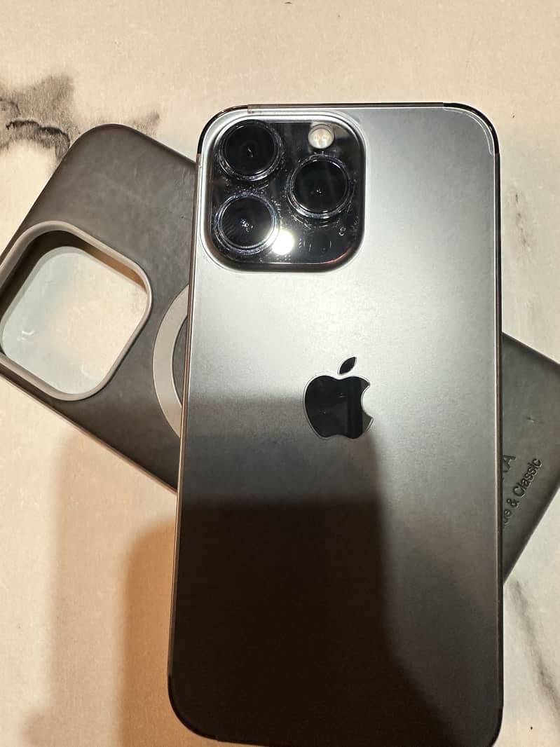 Apple iPhone 13 Pro 1