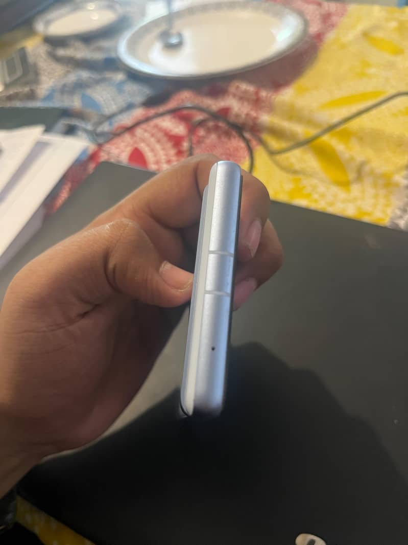 Google Pixel 7a 4