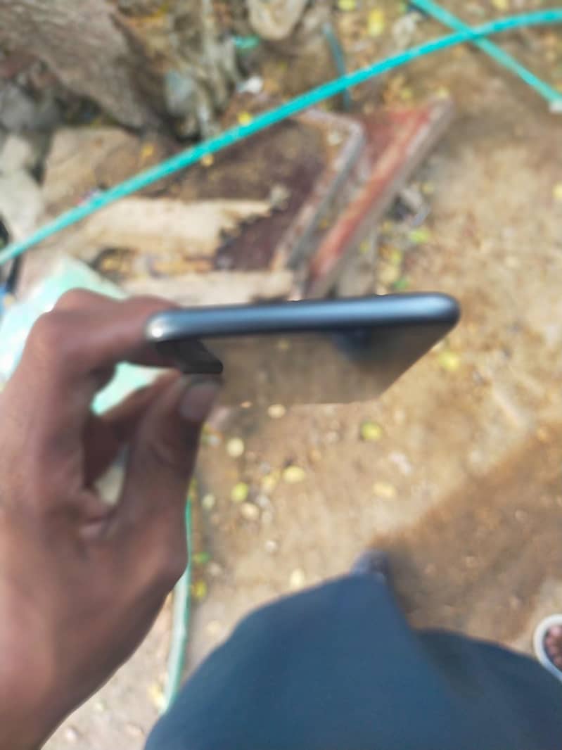 Apple iPhone 8 Plus 1