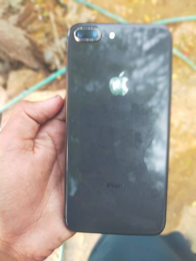 Apple iPhone 8 Plus 5
