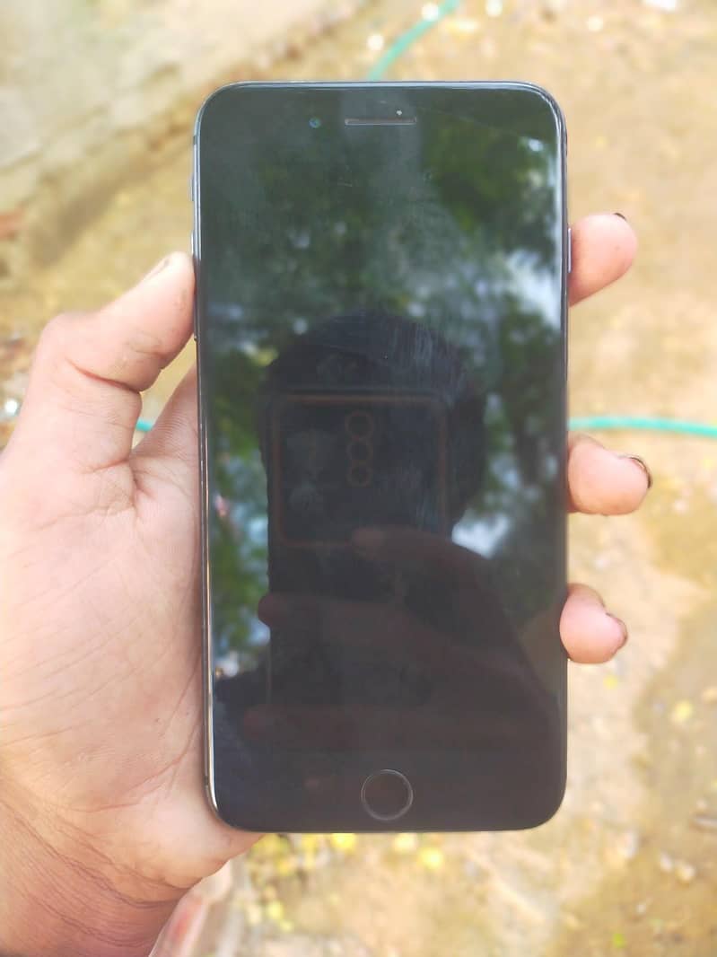 Apple iPhone 8 Plus 6