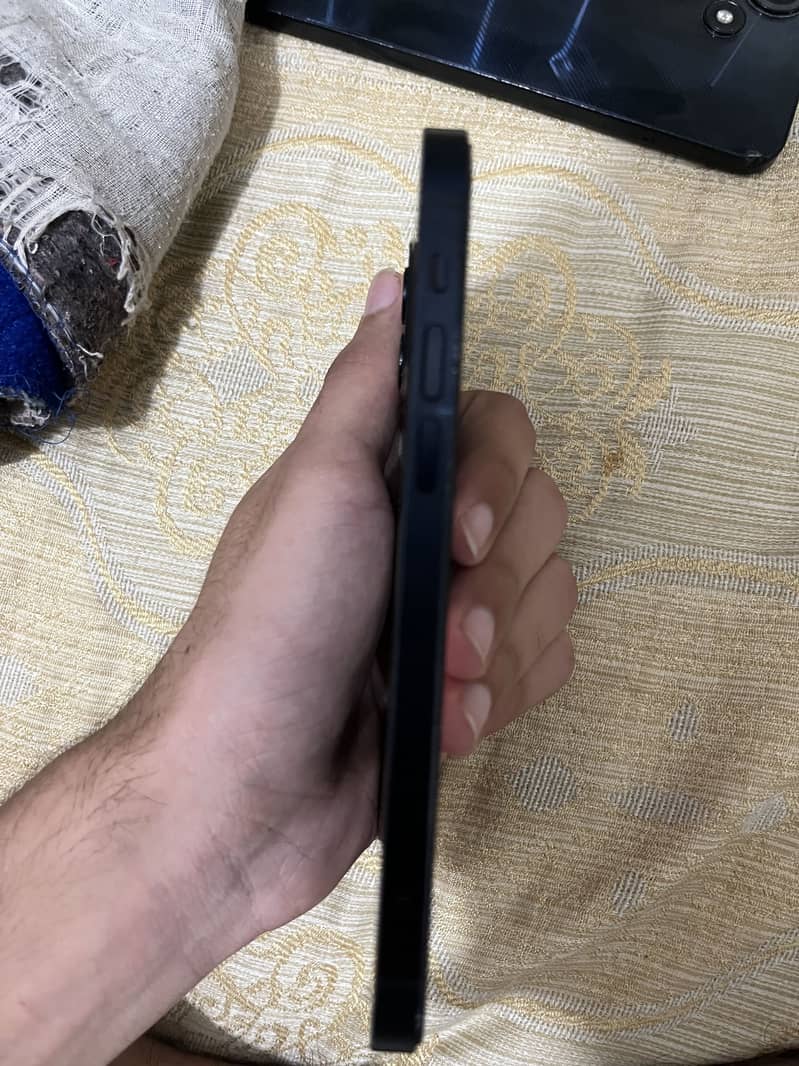 iPhone 12 3