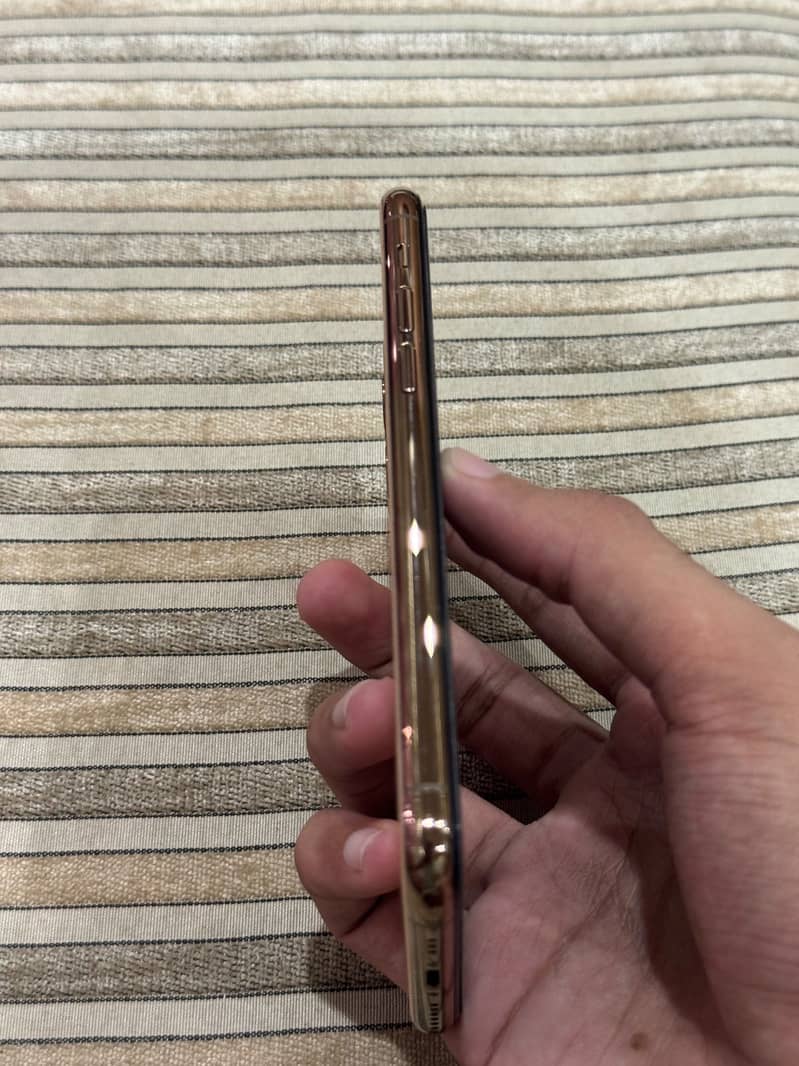 Apple iPhone 11 Pro 2