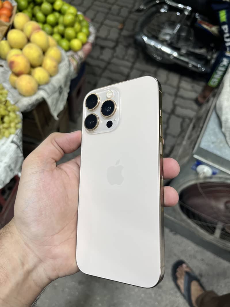 iPhone 16 Pro Max 5